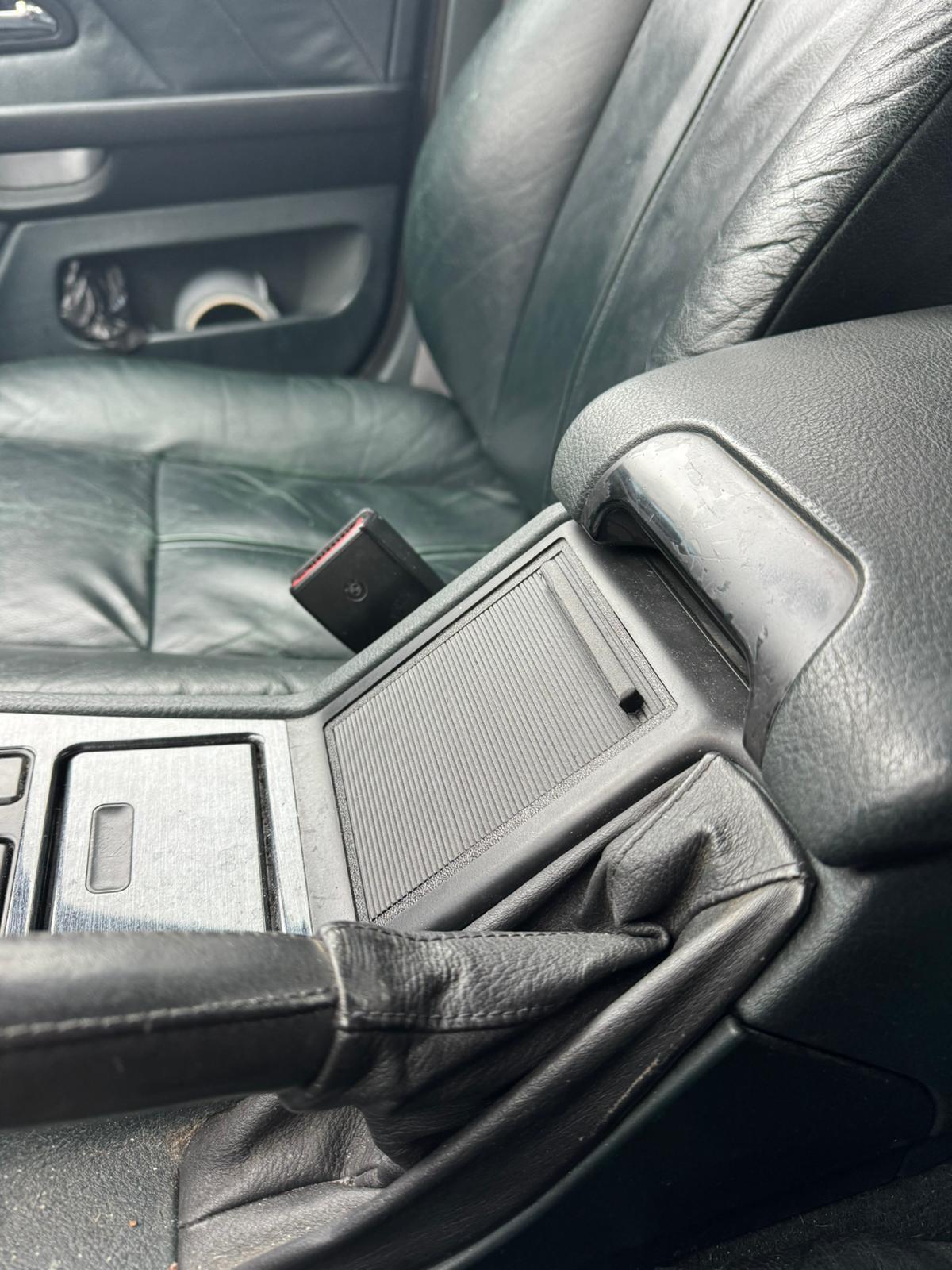 Cupholder BMW E39 - obok hamulca ręcznego