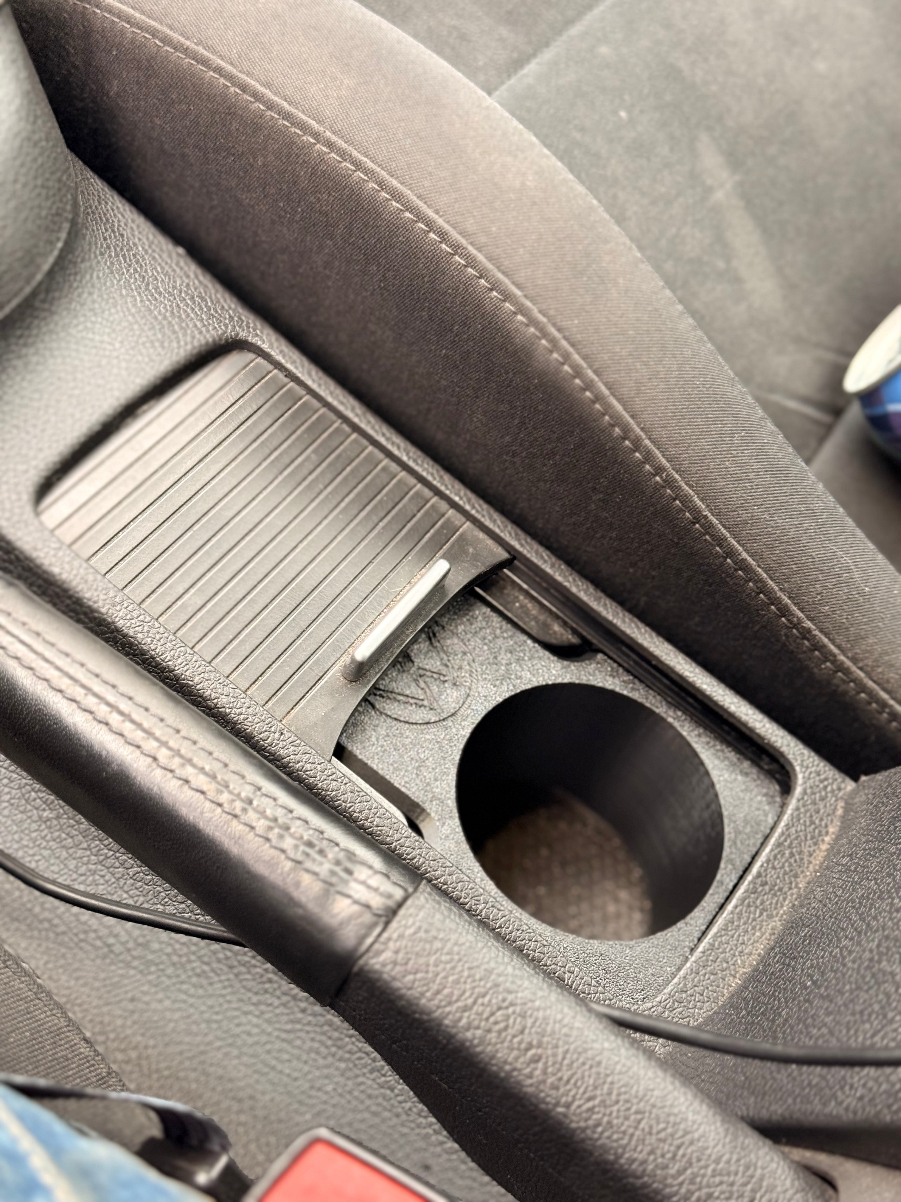 Cupholder Volkswagen Golf 5/6/Scirocco! – pasuje pod roletkę!