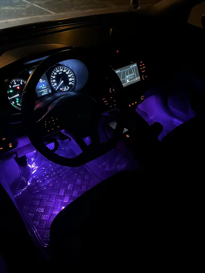 VROOMLIGHT – ambient LED do auta, który robi prawdziwy klimat nocnej jazdy 🚗✨