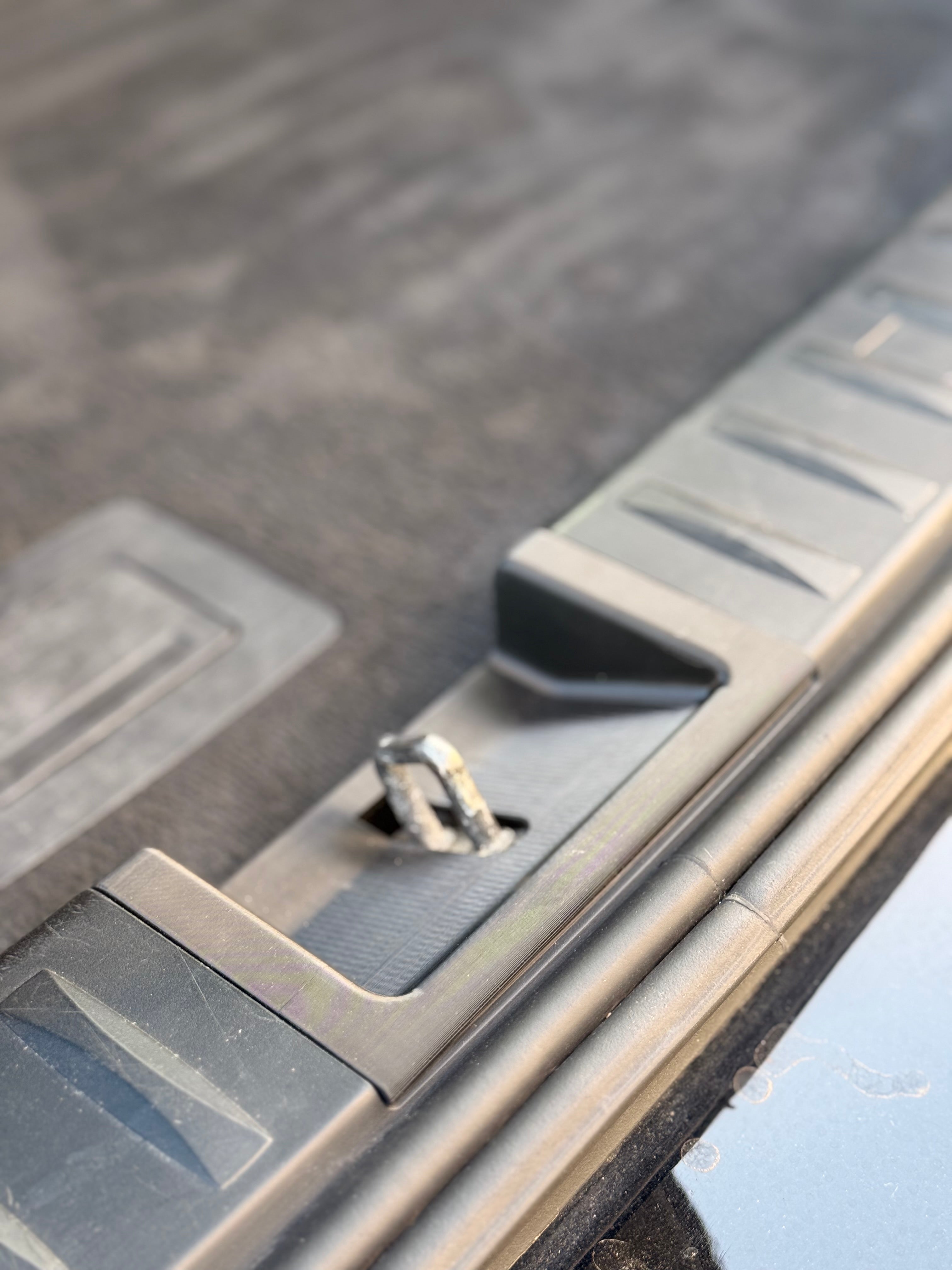 Osłona zamka klapy bagażnika - BMW E9X