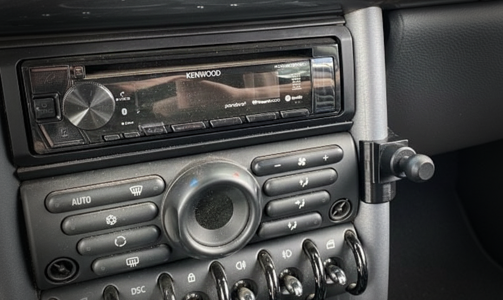 Uchwyt montażowy na telefon - Mini R50/R52/R53 v2