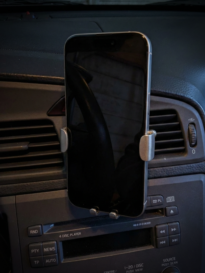 Uchwyt montażowy na telefon - Volvo V70/XC70/S60/S80 (2000-2008)