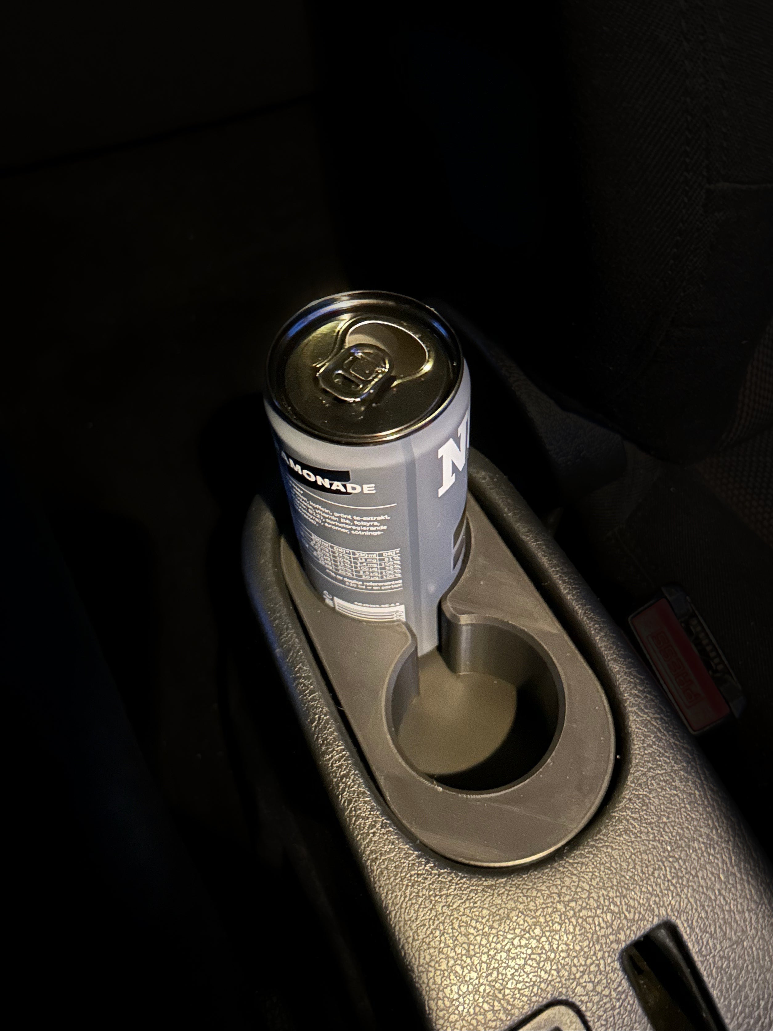 Cupholder Peugeot 207 - montaż w tunelu środkowym