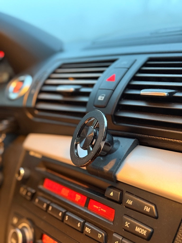 Uchwyt montażowy na telefon – BMW Seria 1 (E81/E82/E87/E88)